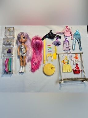 Rainbow High Fashion Studio Playset - Avery Styles!🌈